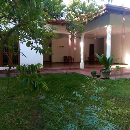 Siyapath Holiday Resort Polonnaruva Kültér fotó
