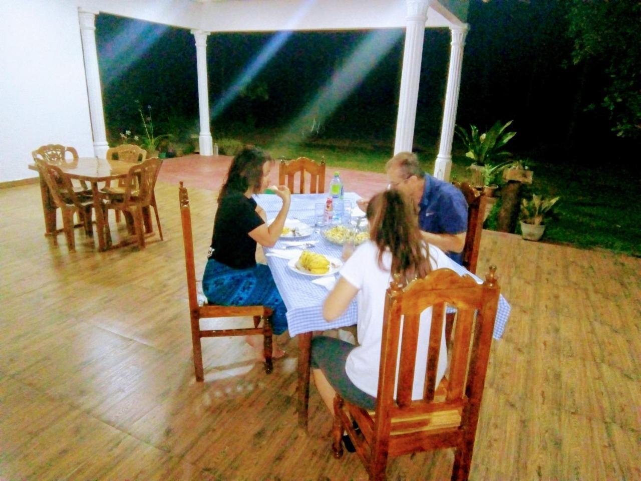 Siyapath Holiday Resort Polonnaruva Kültér fotó
