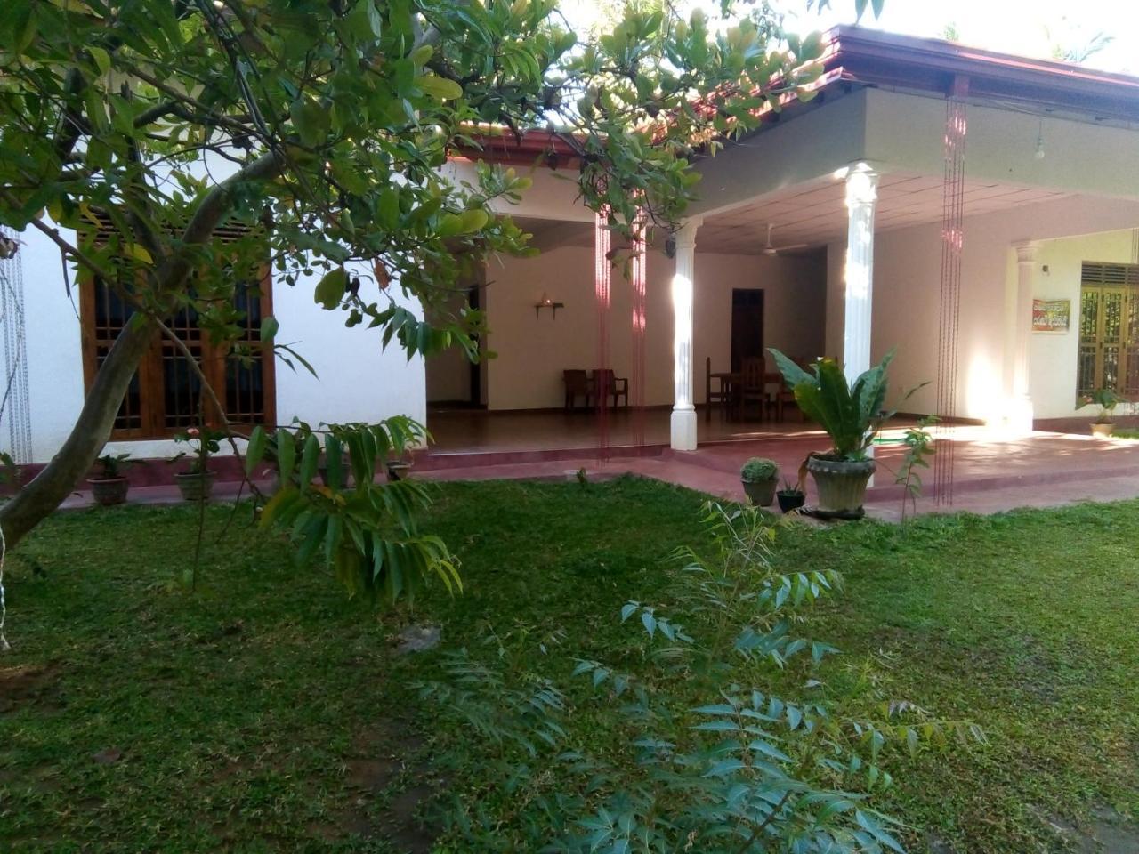 Siyapath Holiday Resort Polonnaruva Kültér fotó